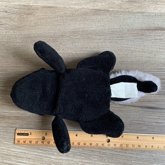 Floppies by GANZ 9" Benny Skunk CH1497 laying Bean Bag 1996 Floppy BeanBag Plush - Picture 7 of 9